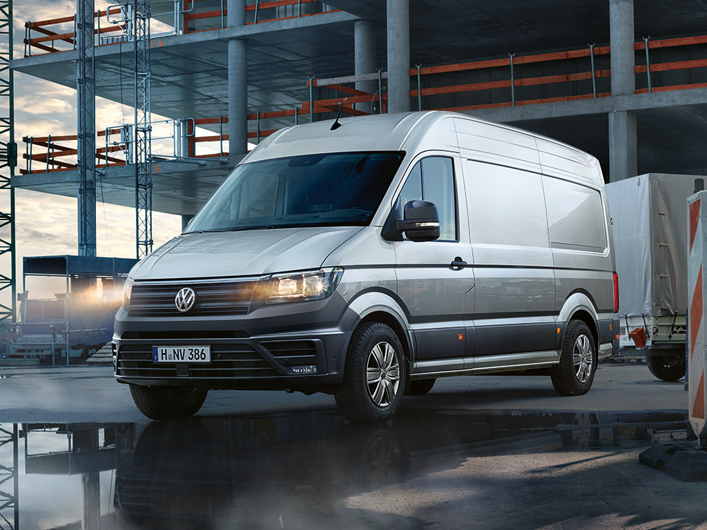 VW Crafter in silber