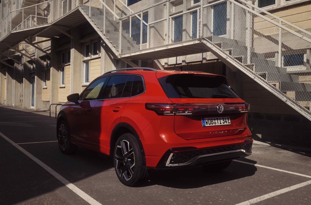 VW Tiguan R-Line in rot