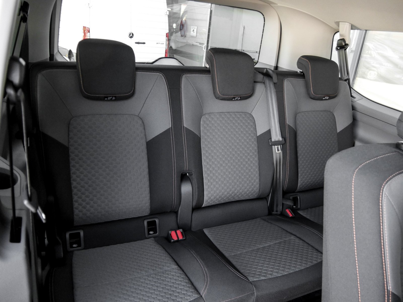 Volkswagen T7 Caravelle e