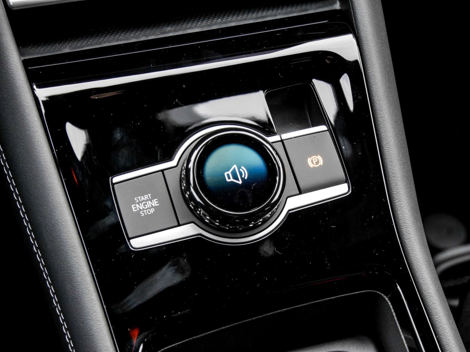 Volkswagen Tiguan R-Line Black