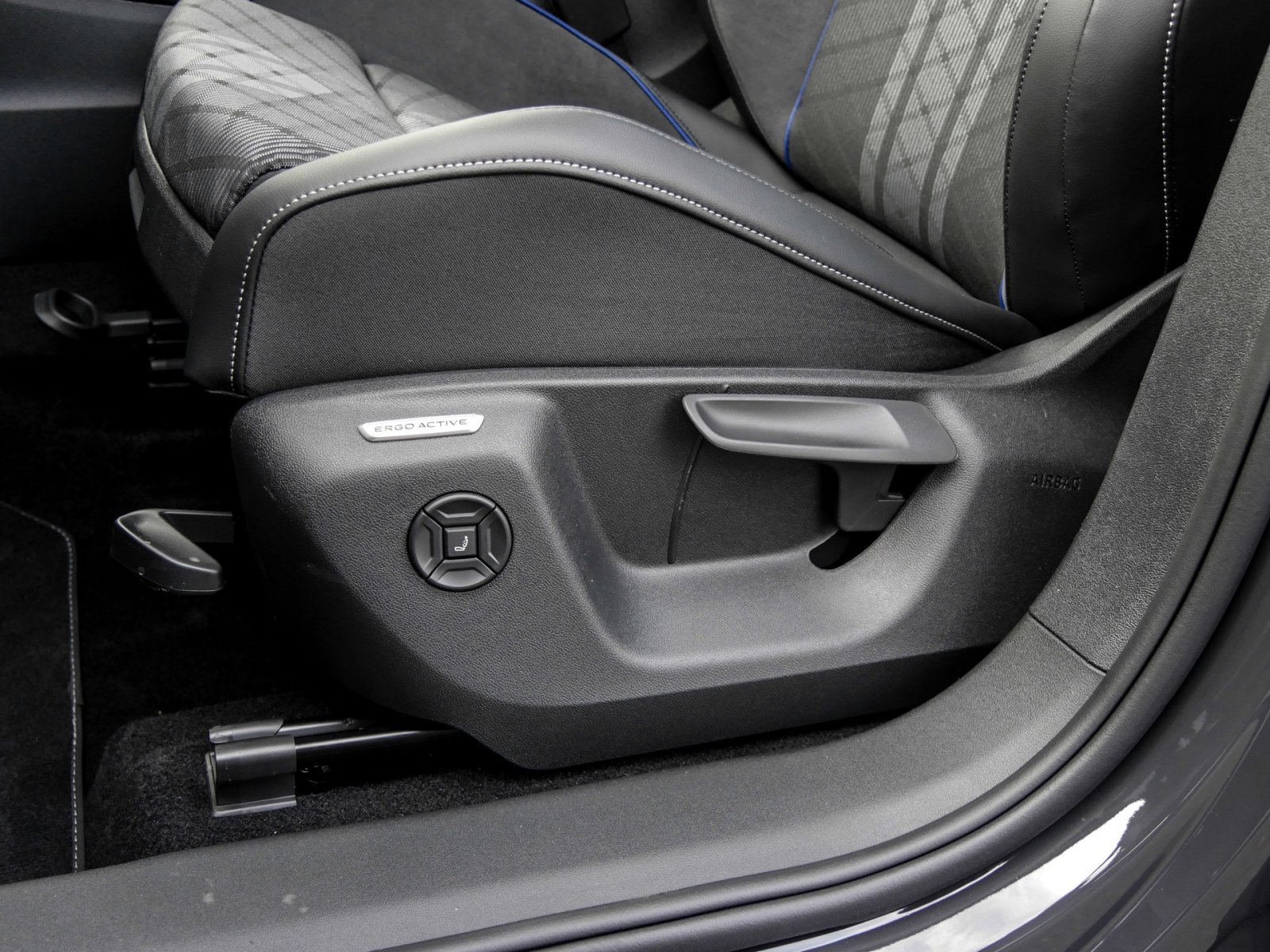 Volkswagen Tiguan R-Line Black