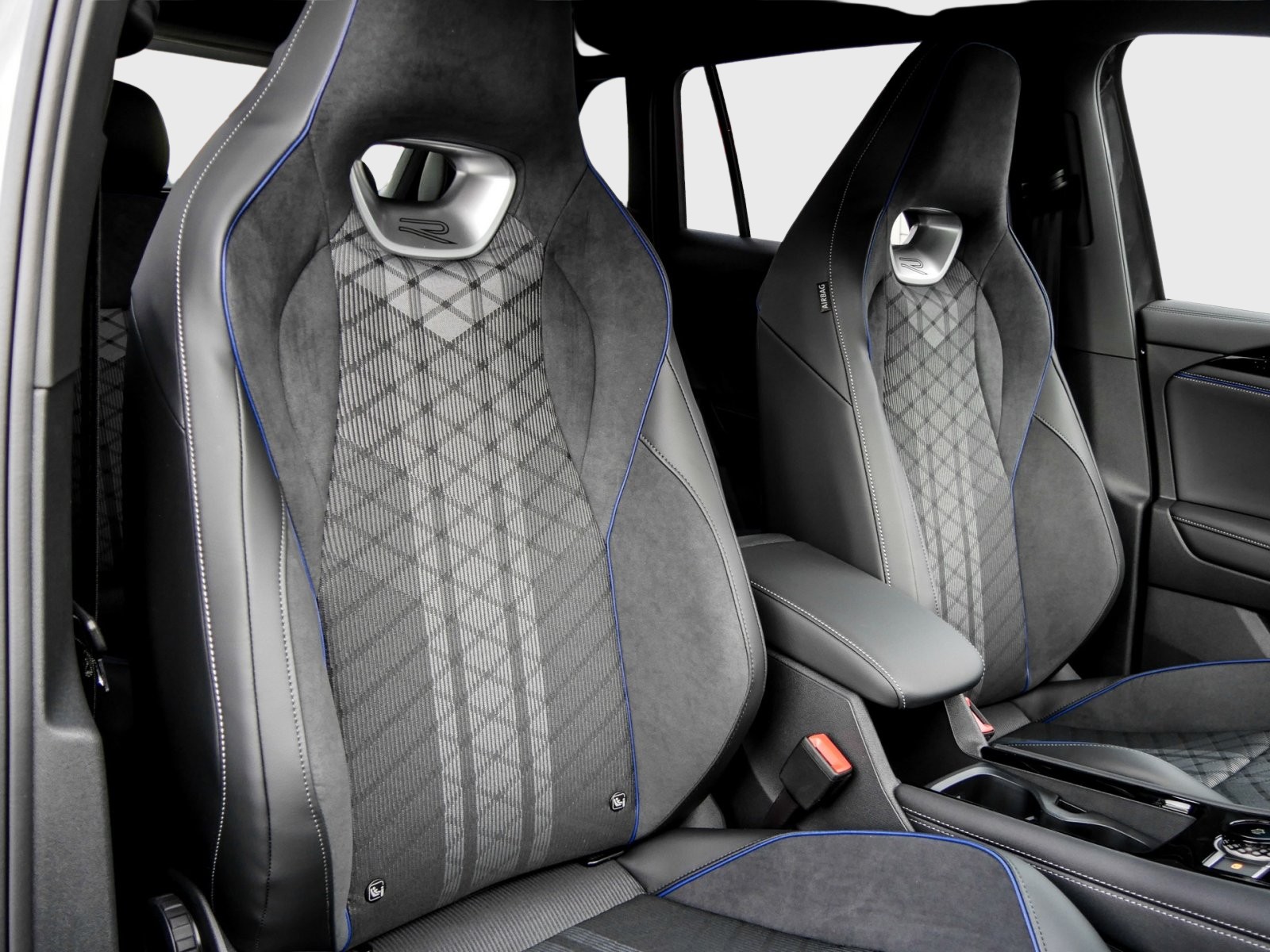 Volkswagen Tiguan R-Line Black