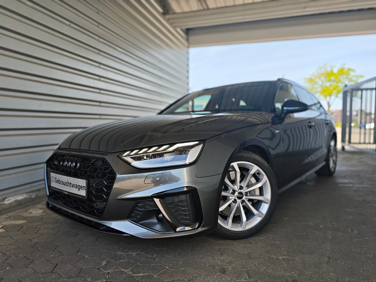 Audi A4 Avant S