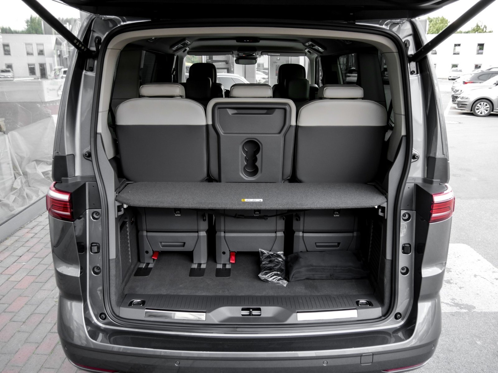Volkswagen T7 Multivan Style