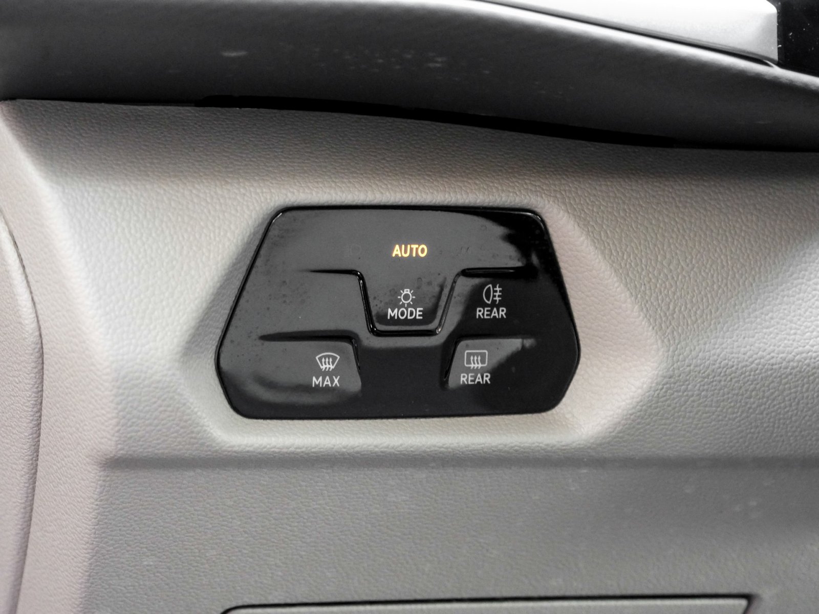 Volkswagen T7 Multivan Life