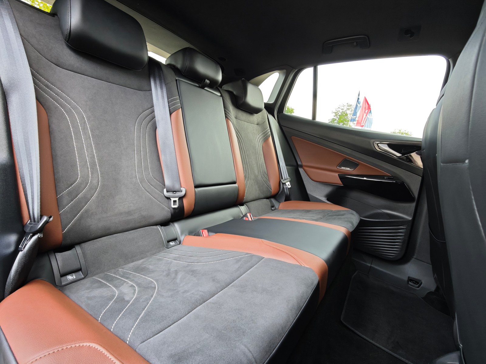 Volkswagen ID.4 Pro AHK*Komfort+*Interieur+*Infotain+*Design**