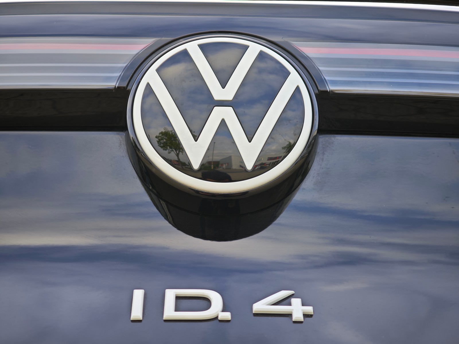 Volkswagen ID.4 Pro AHK*Komfort+*Interieur+*Infotain+*Design**