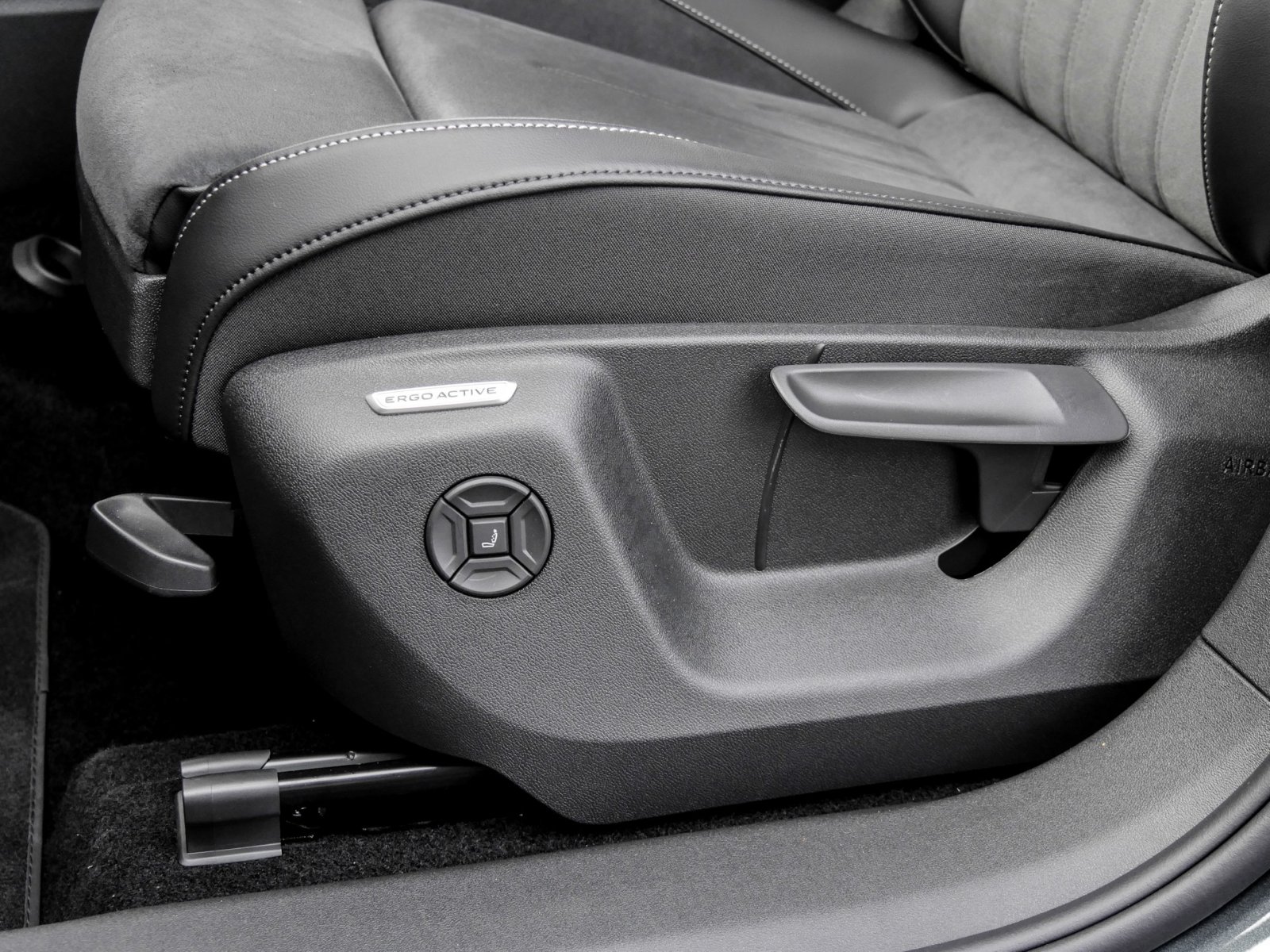 Volkswagen Tiguan Elegance 2.0