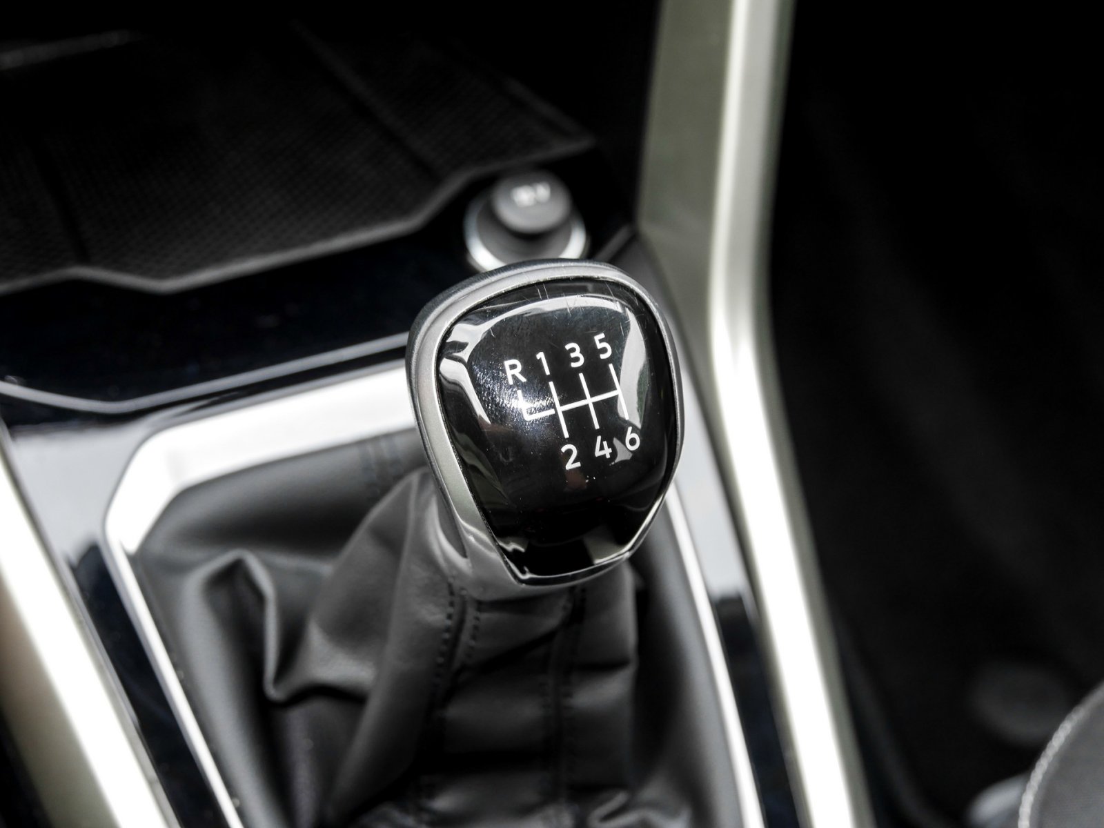 Volkswagen T-Roc MOVE 1.0