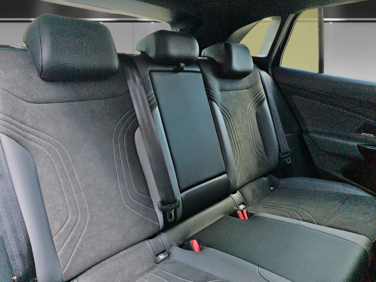 Volkswagen ID.4 Pro BlackStyle*AHK*WäPu*5Pakete*