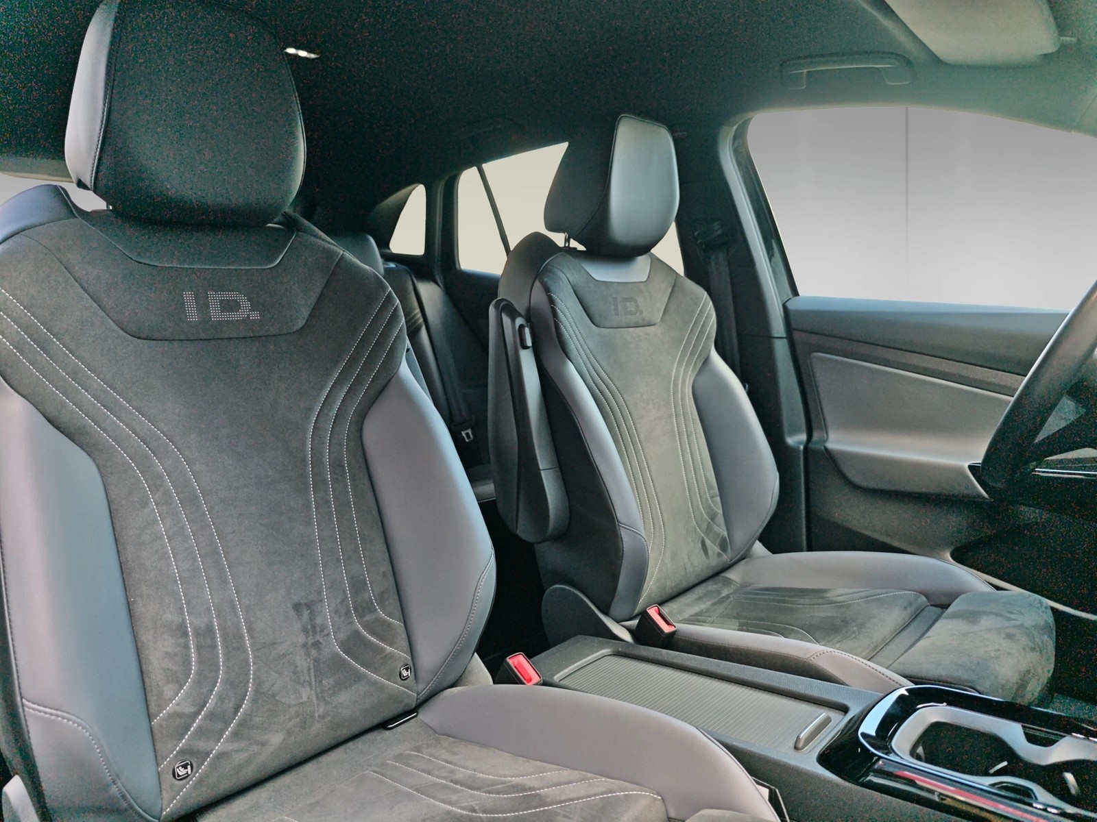Volkswagen ID.4 Pro BlackStyle*AHK*WäPu*5Pakete*