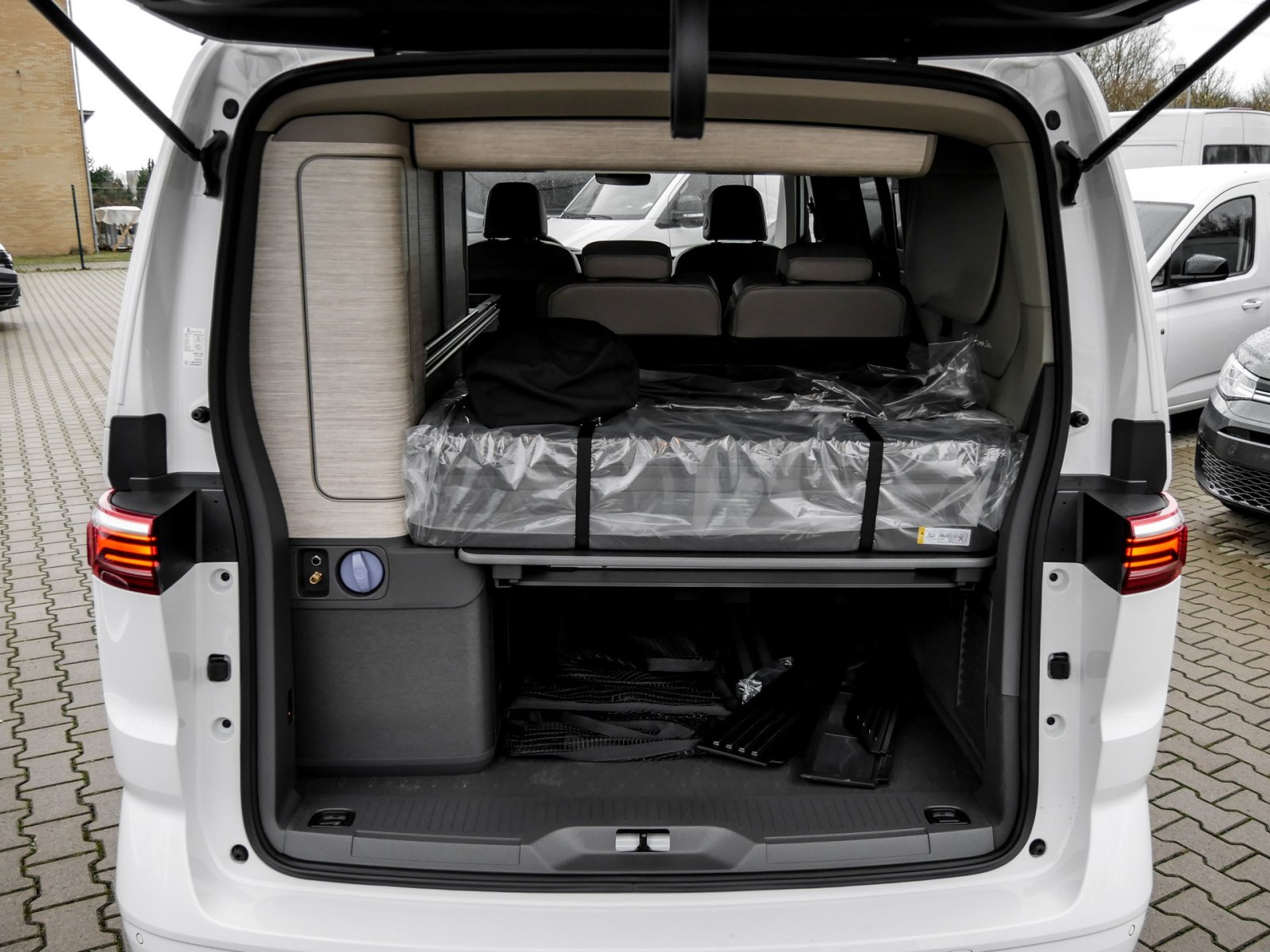 Volkswagen T7 California Ocean