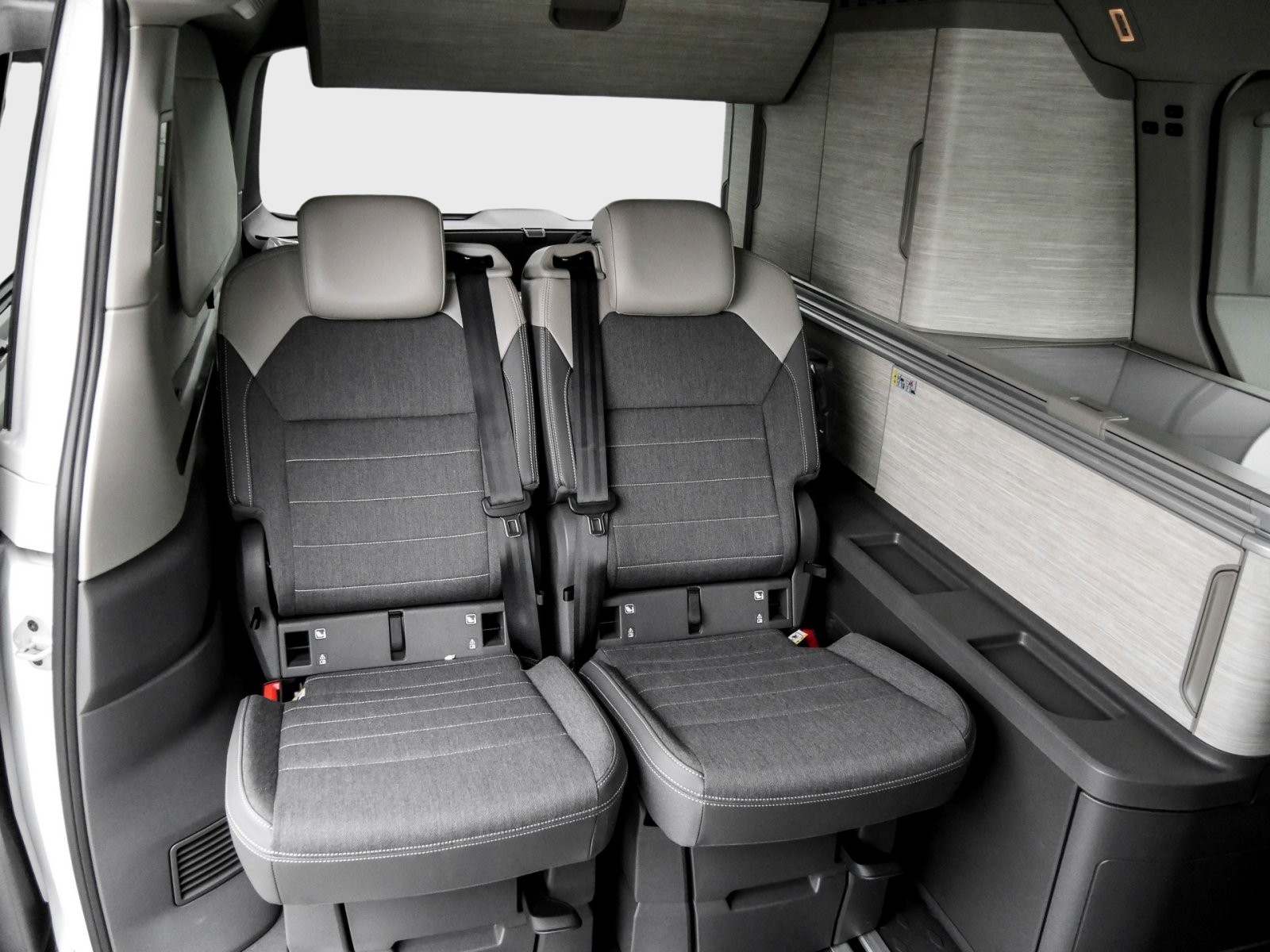 Volkswagen T7 California Ocean