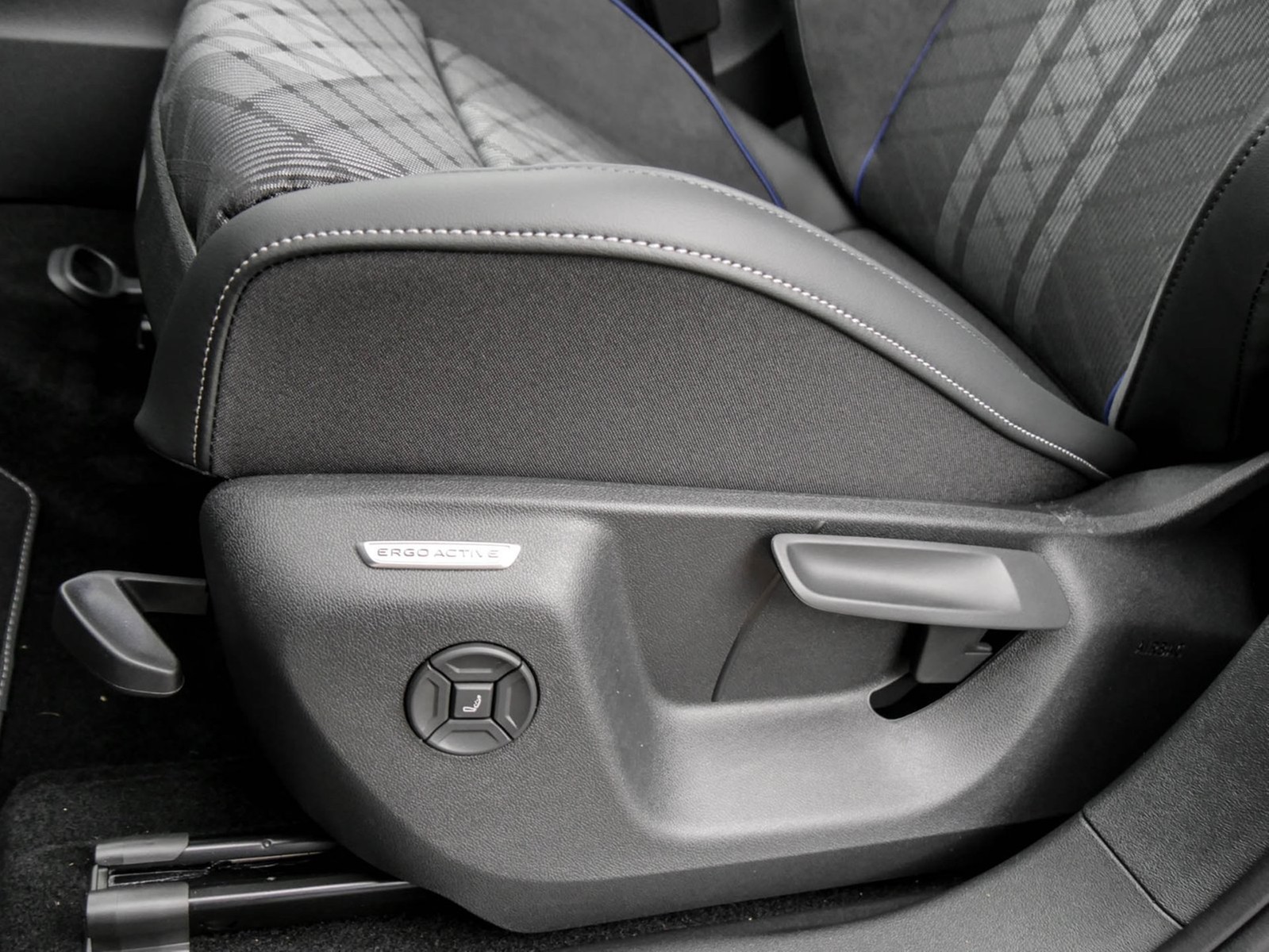 Volkswagen Tiguan R-Line eHybrid