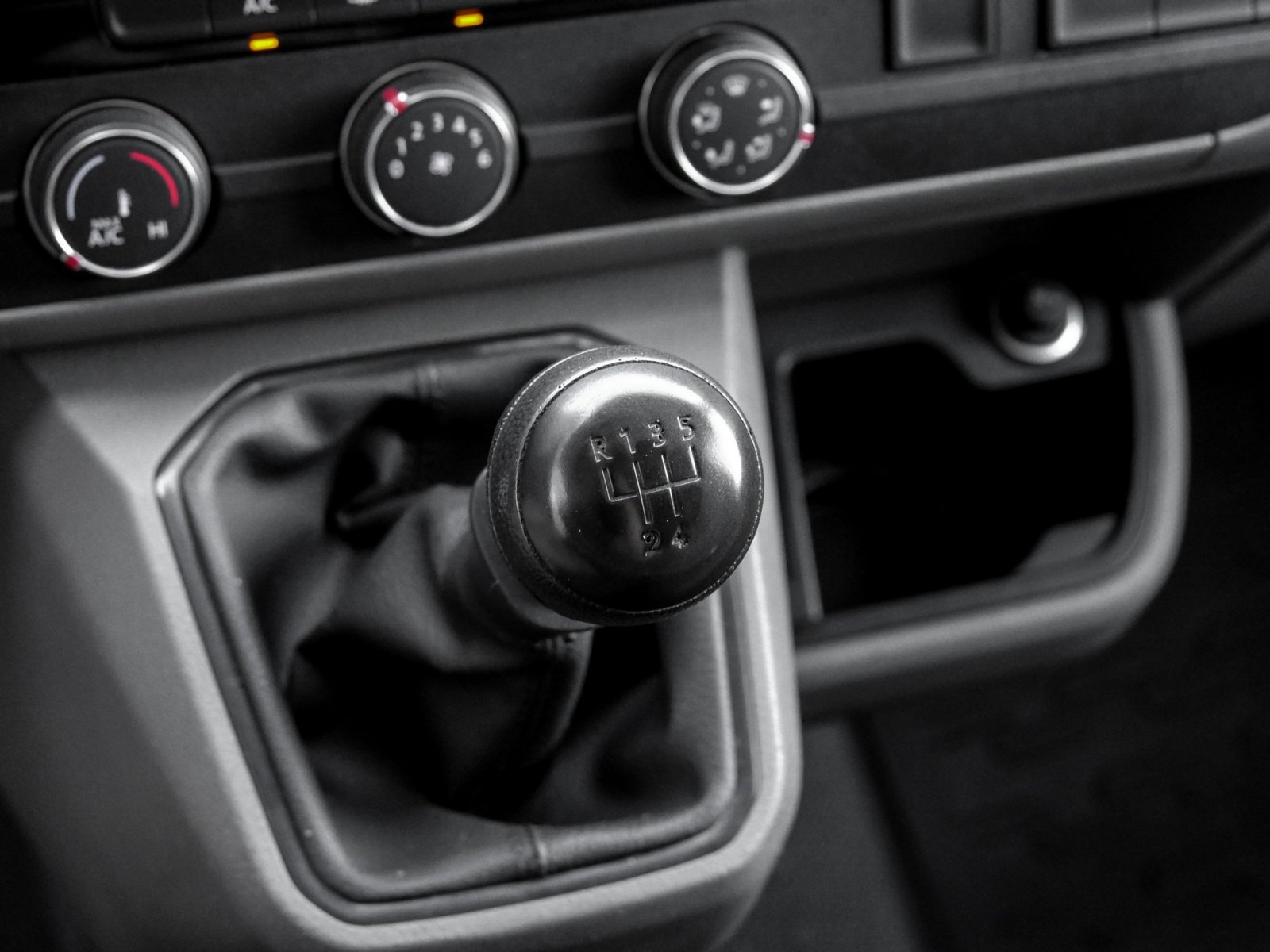 Volkswagen T6 Transporter 6.1
