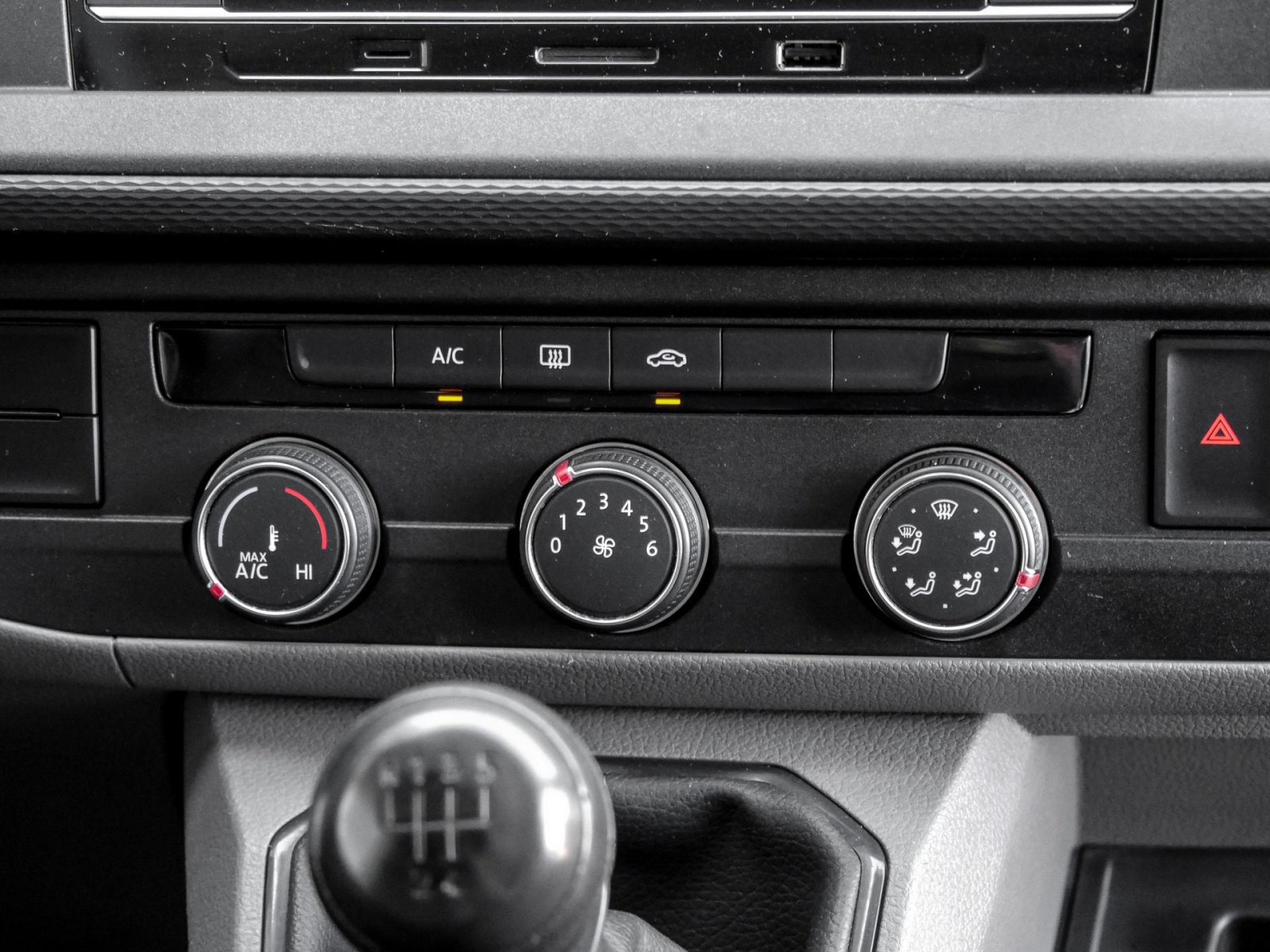 Volkswagen T6 Transporter 6.1