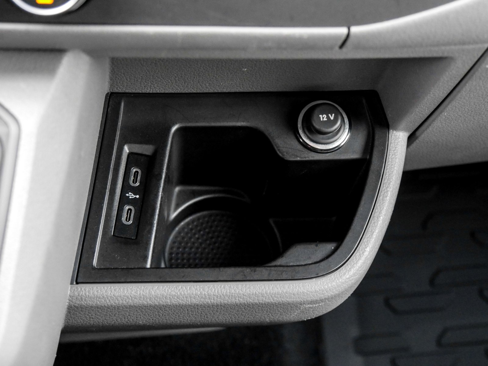 Volkswagen T6 Caravelle 6.1