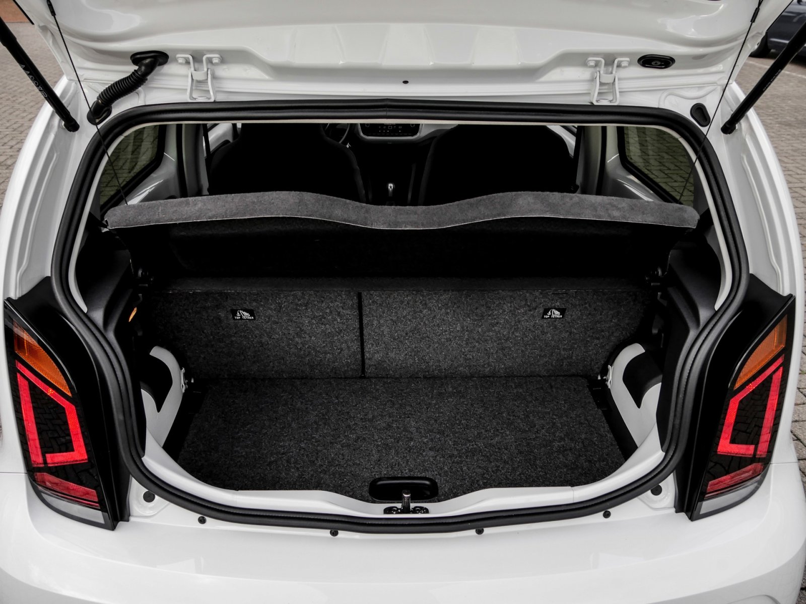 Volkswagen e-up! move maps+more