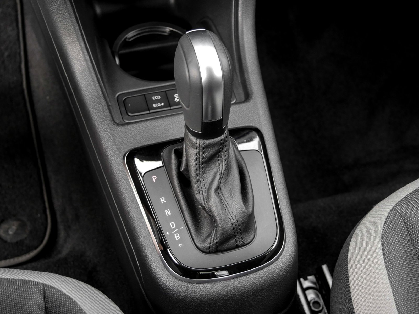 Volkswagen e-up! move maps+more
