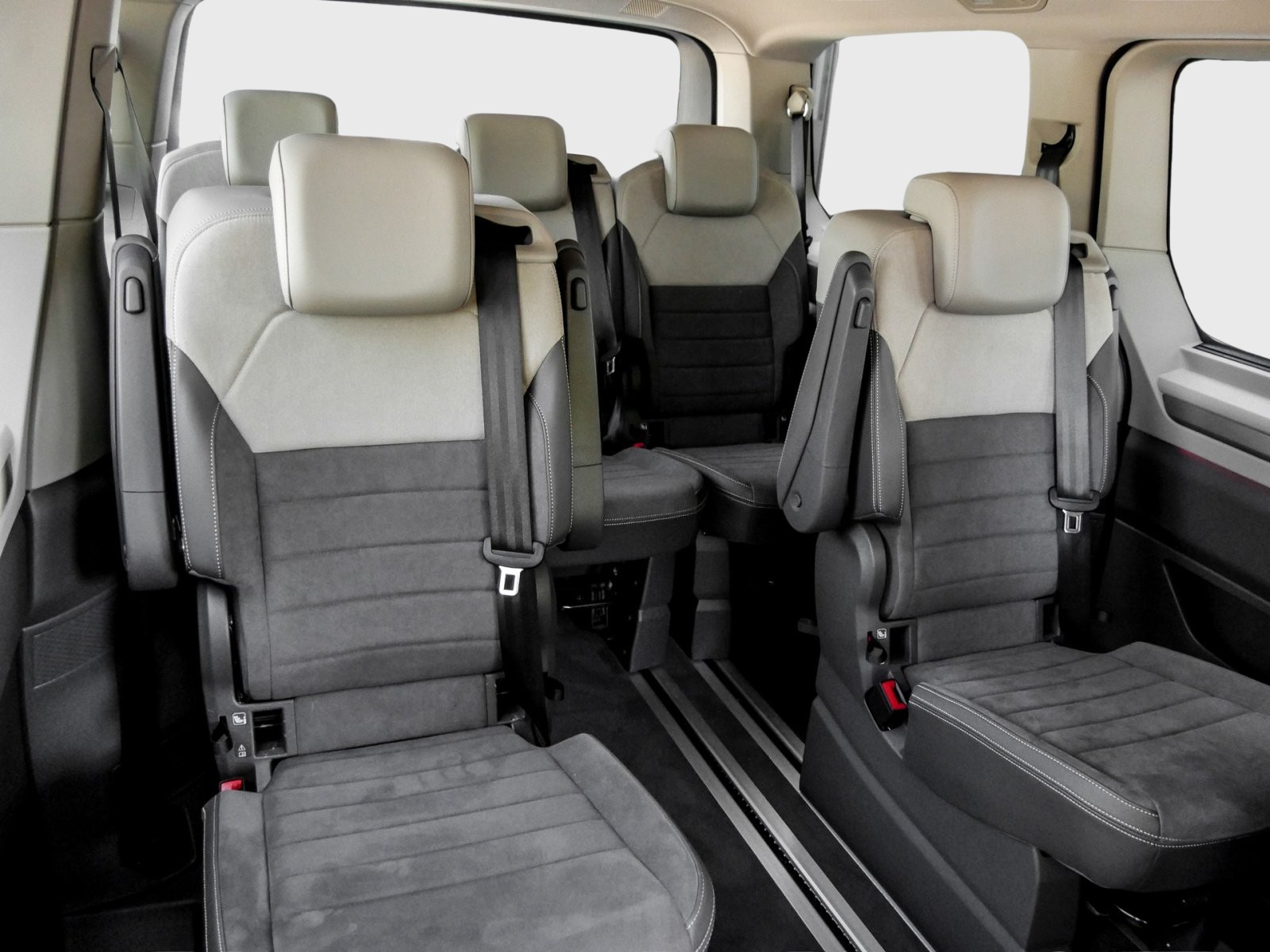 Volkswagen T7 Multivan GOAL