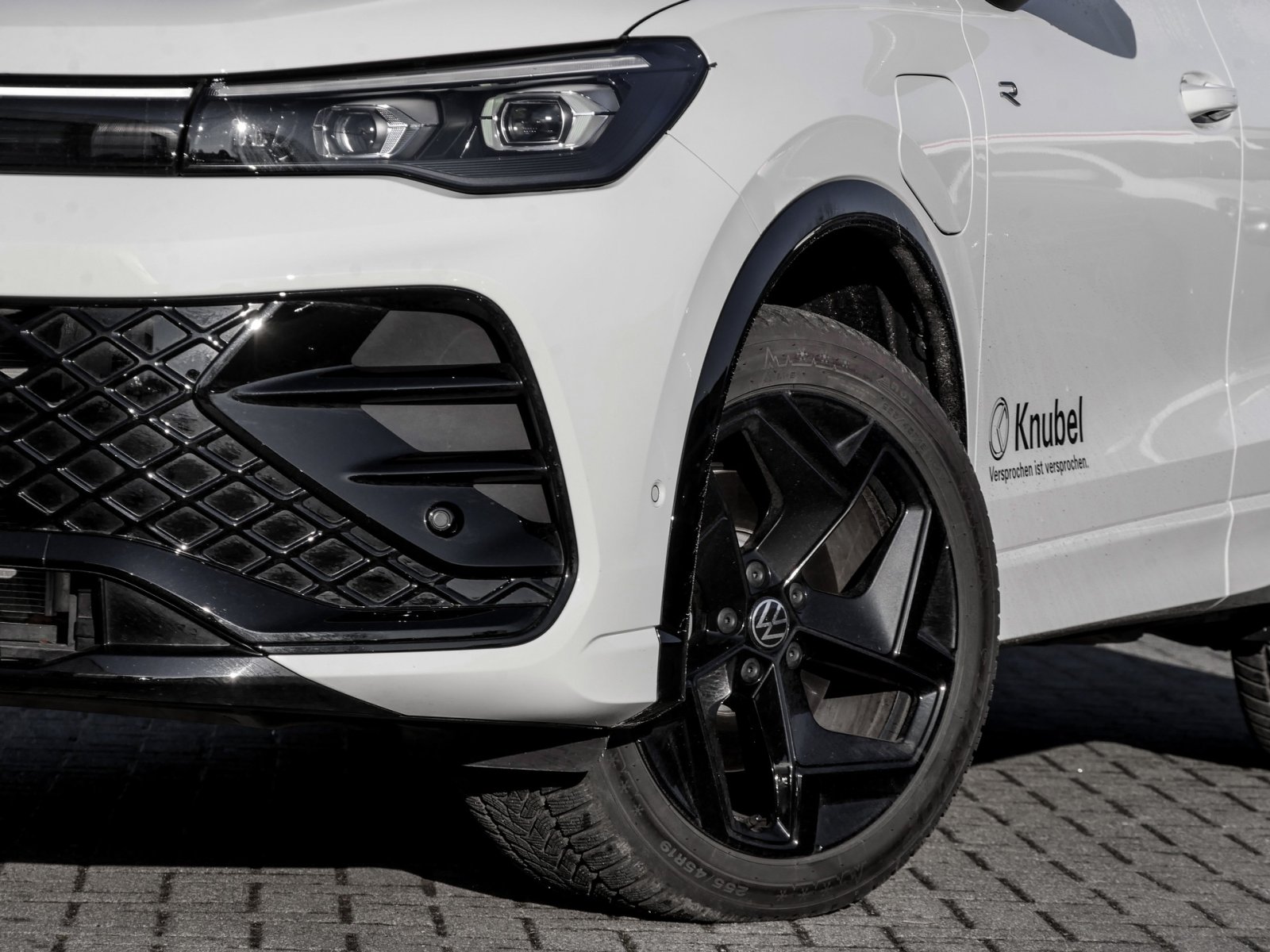 Volkswagen Tiguan R-Line Black