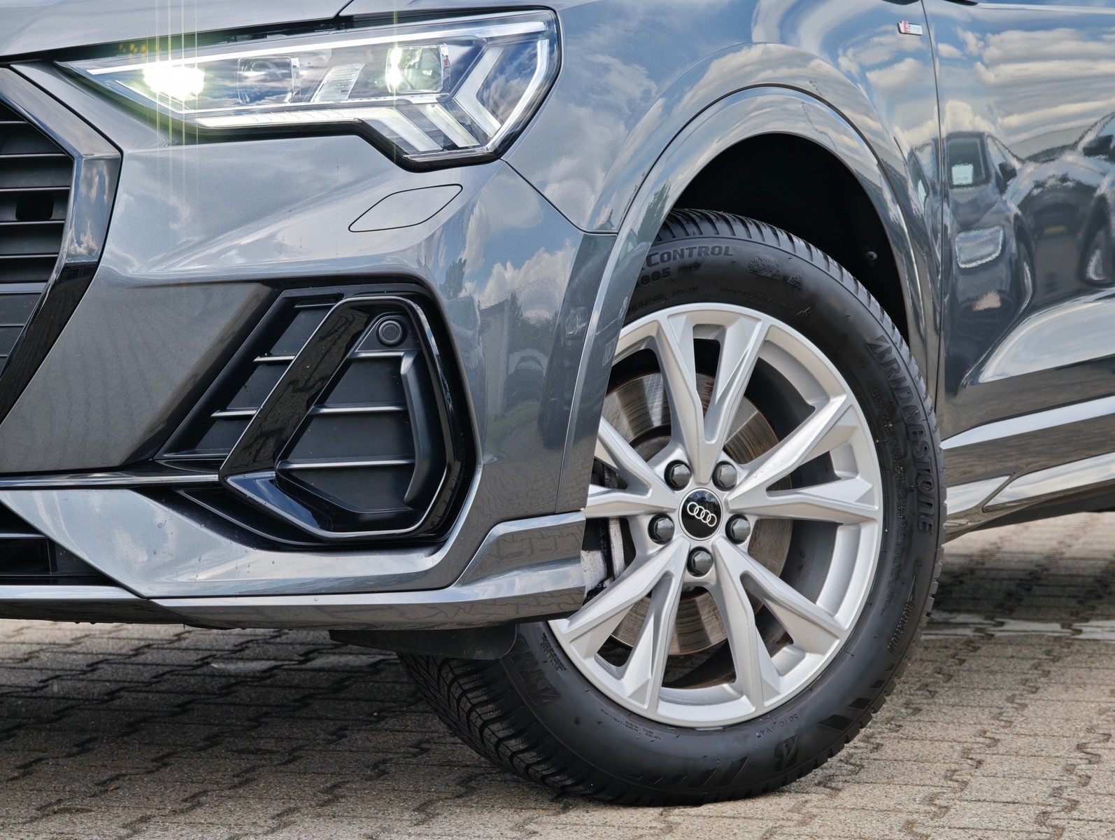 Audi Q3 S line