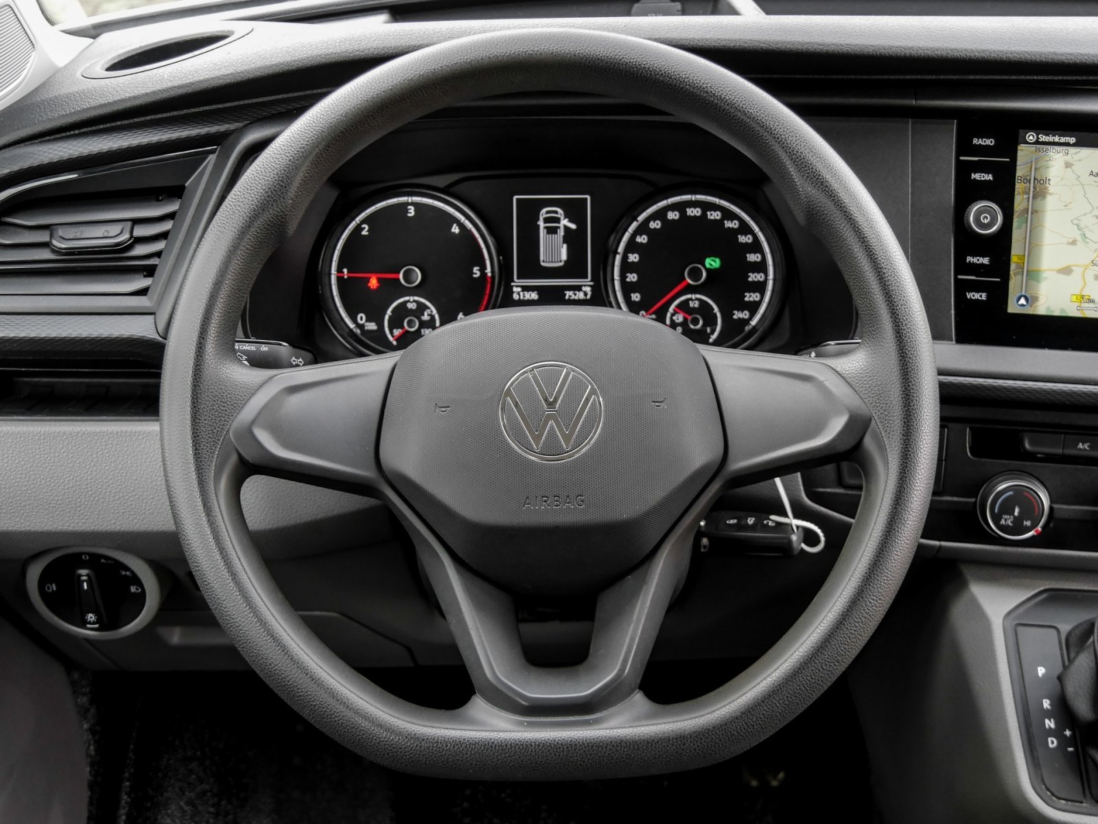 Volkswagen T6 Kombi 6.1