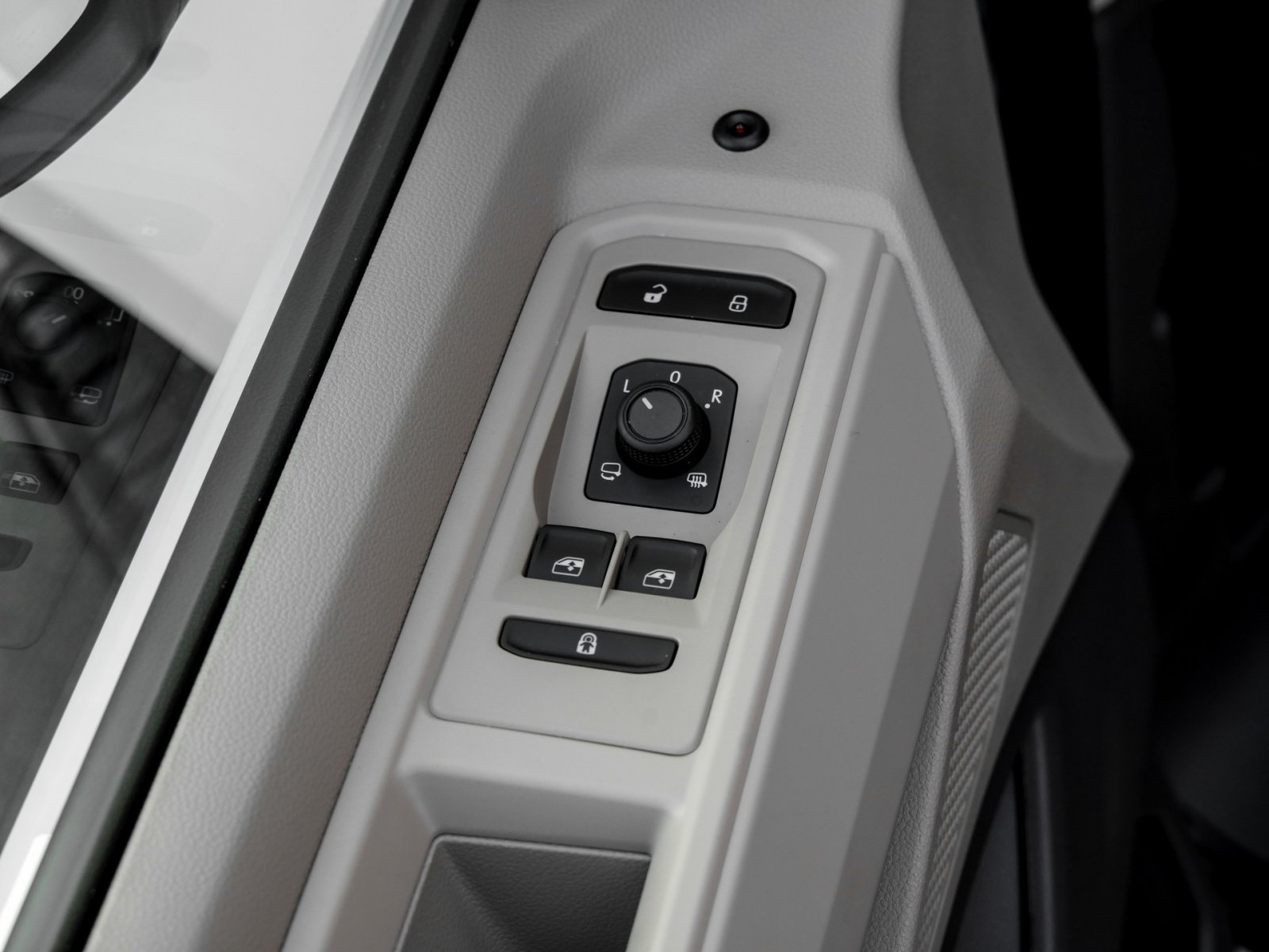 Volkswagen T7 California Coast