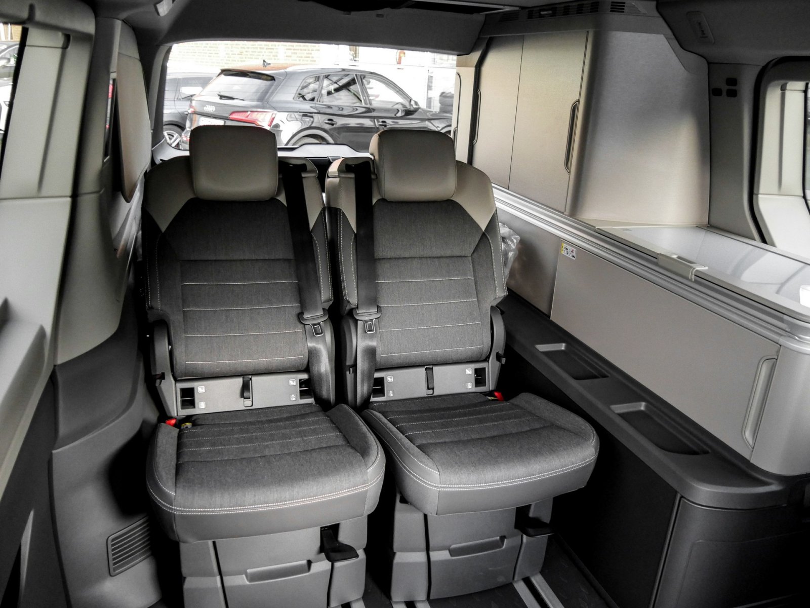 Volkswagen T7 California Coast