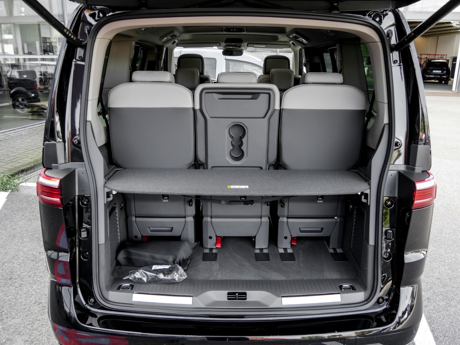 Volkswagen T7 Multivan Style