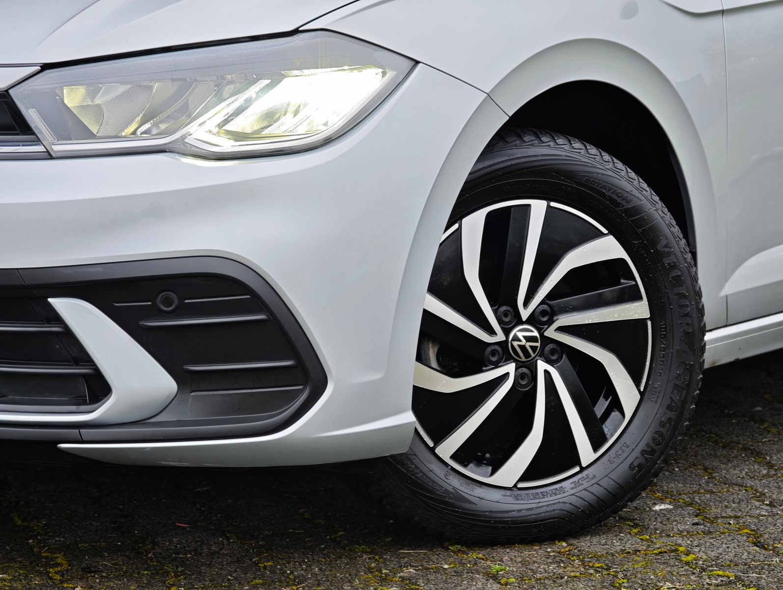 Volkswagen Polo Life 1.0