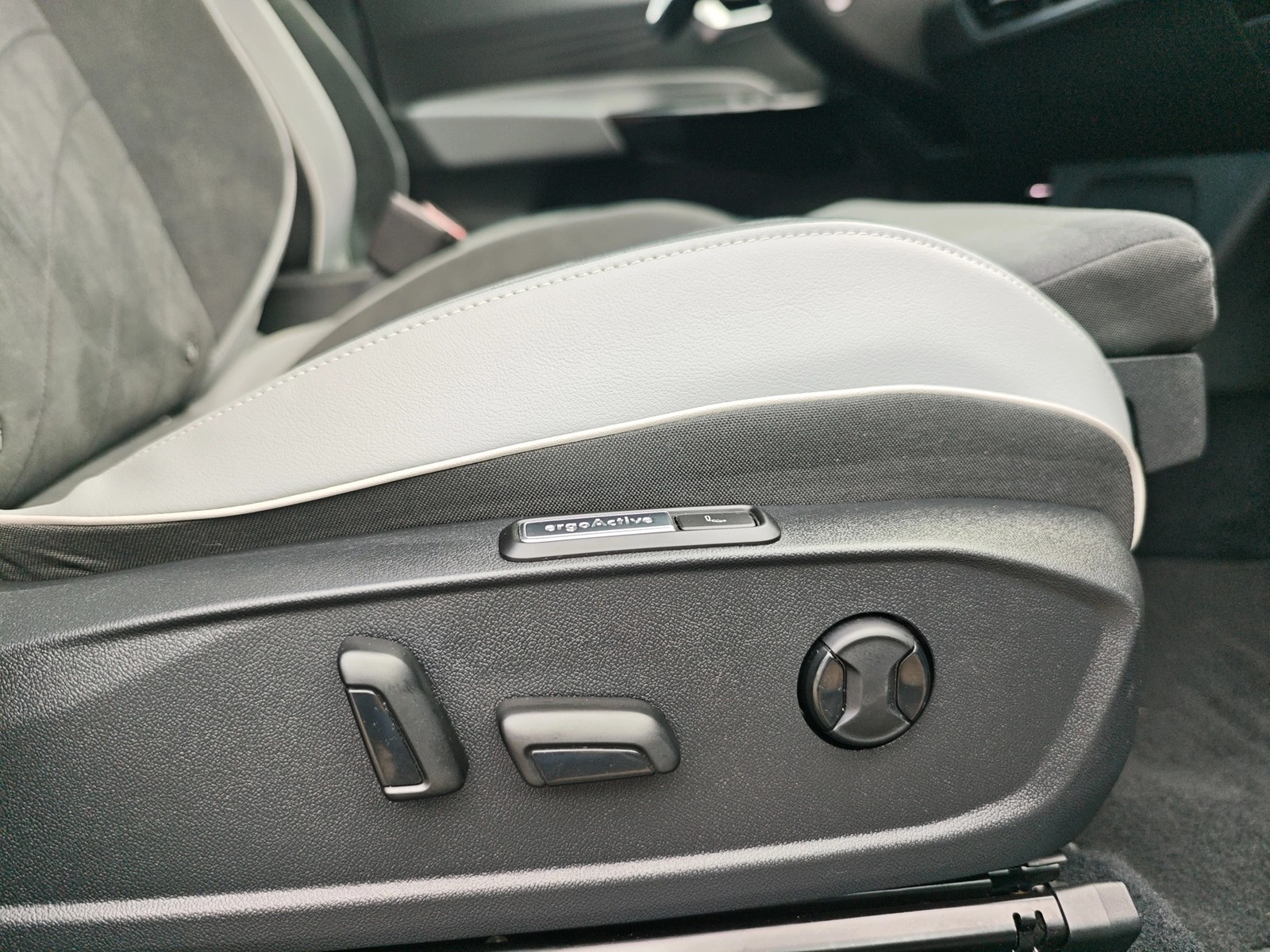 Volkswagen ID.3 Pro LED*Nav*HuD*Massage*Kamera*