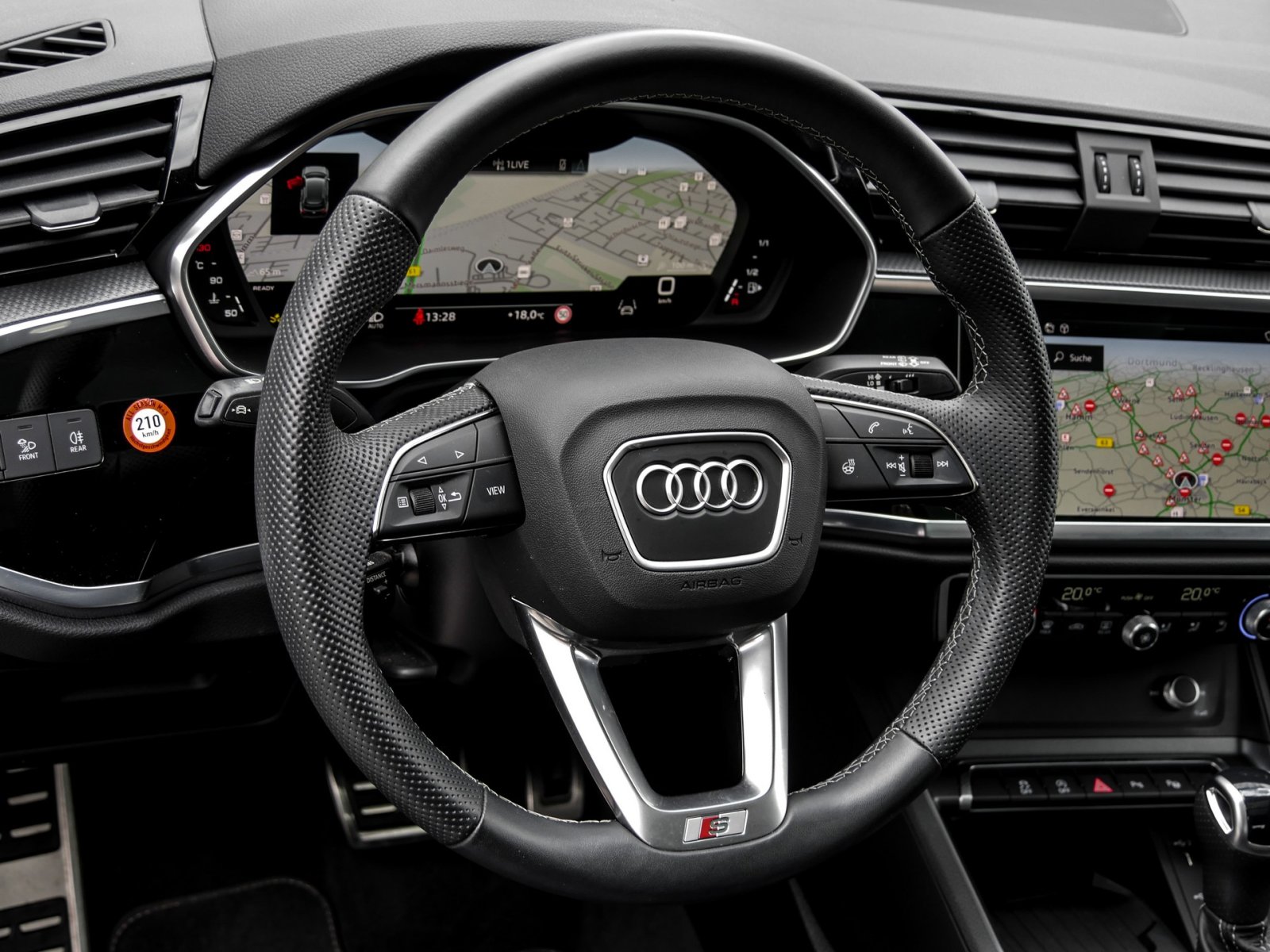 Audi Q3 S line