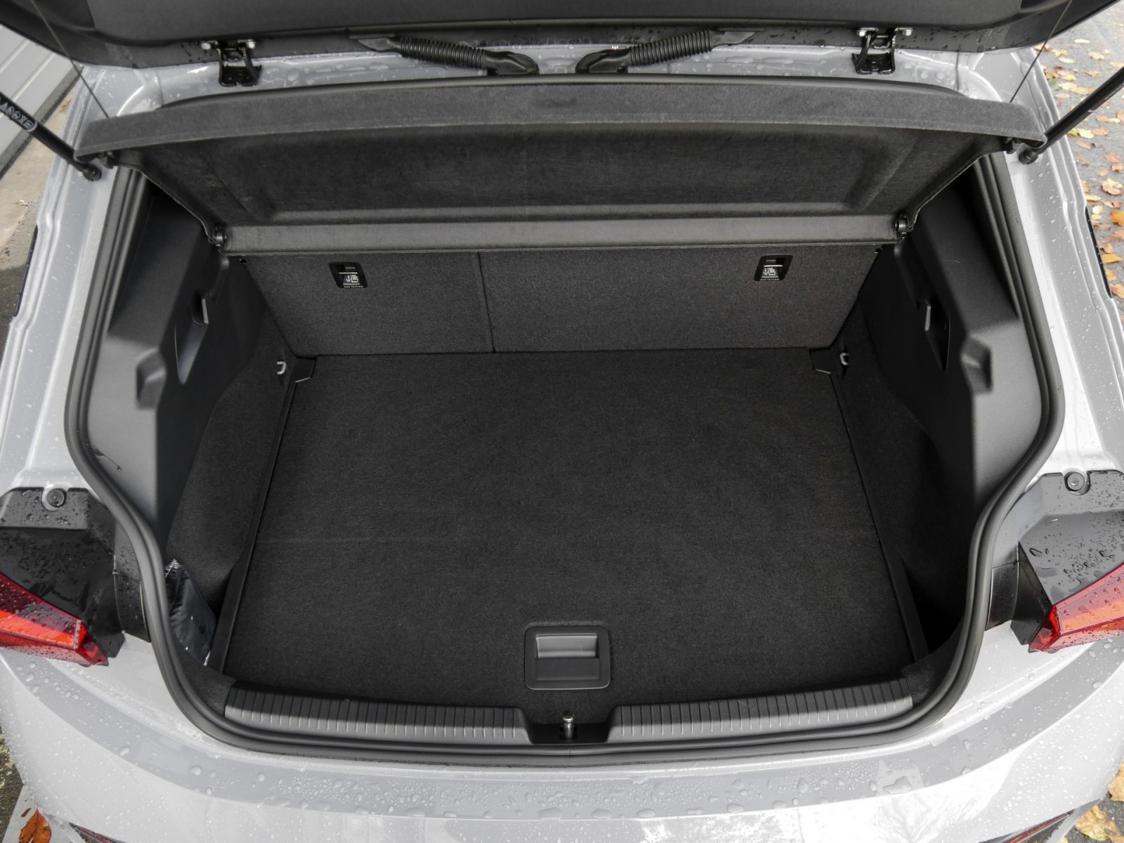 Cupra Born e-Boost LED