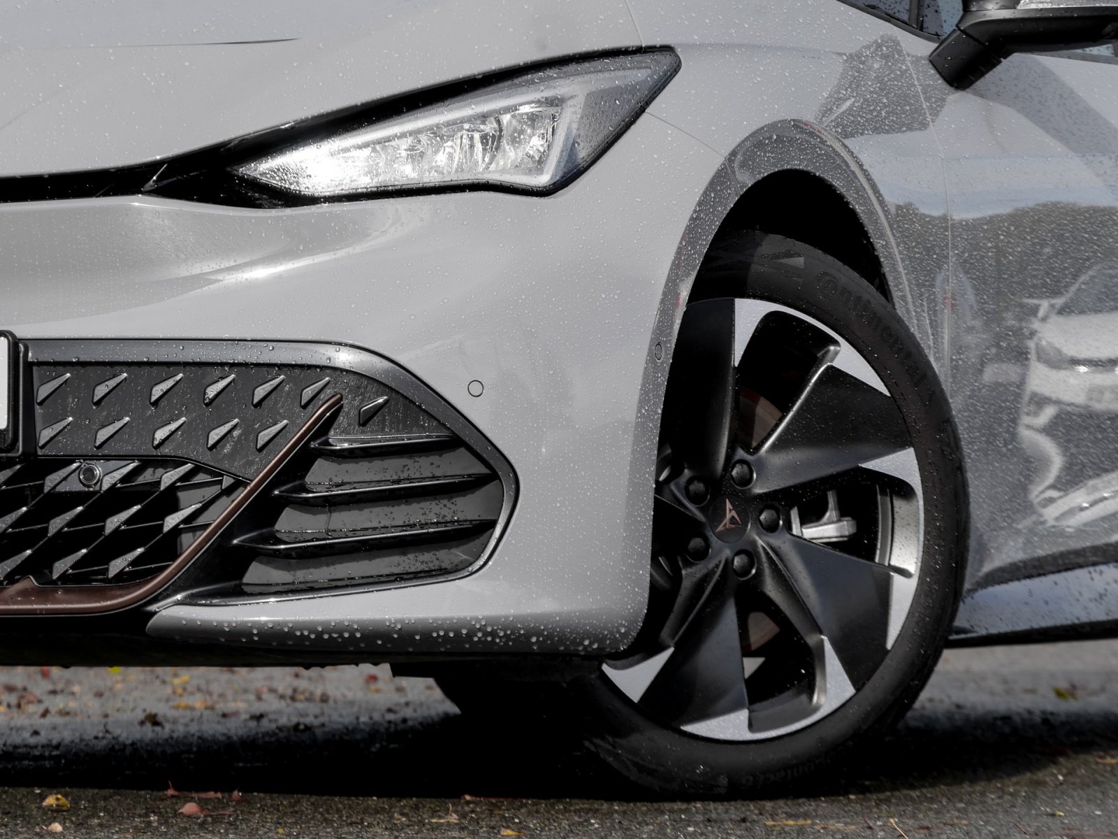 Cupra Born e-Boost LED