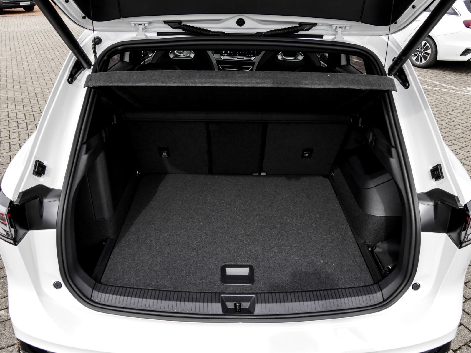 Volkswagen Tiguan R-Line Black