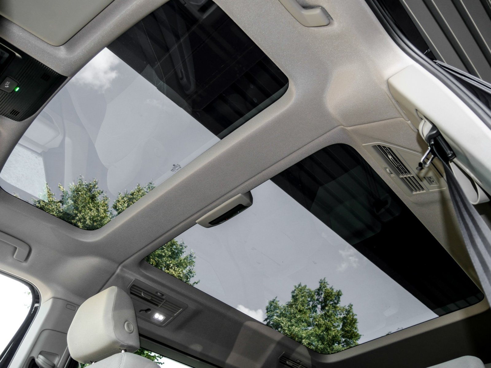 Volkswagen T7 Multivan Energetic