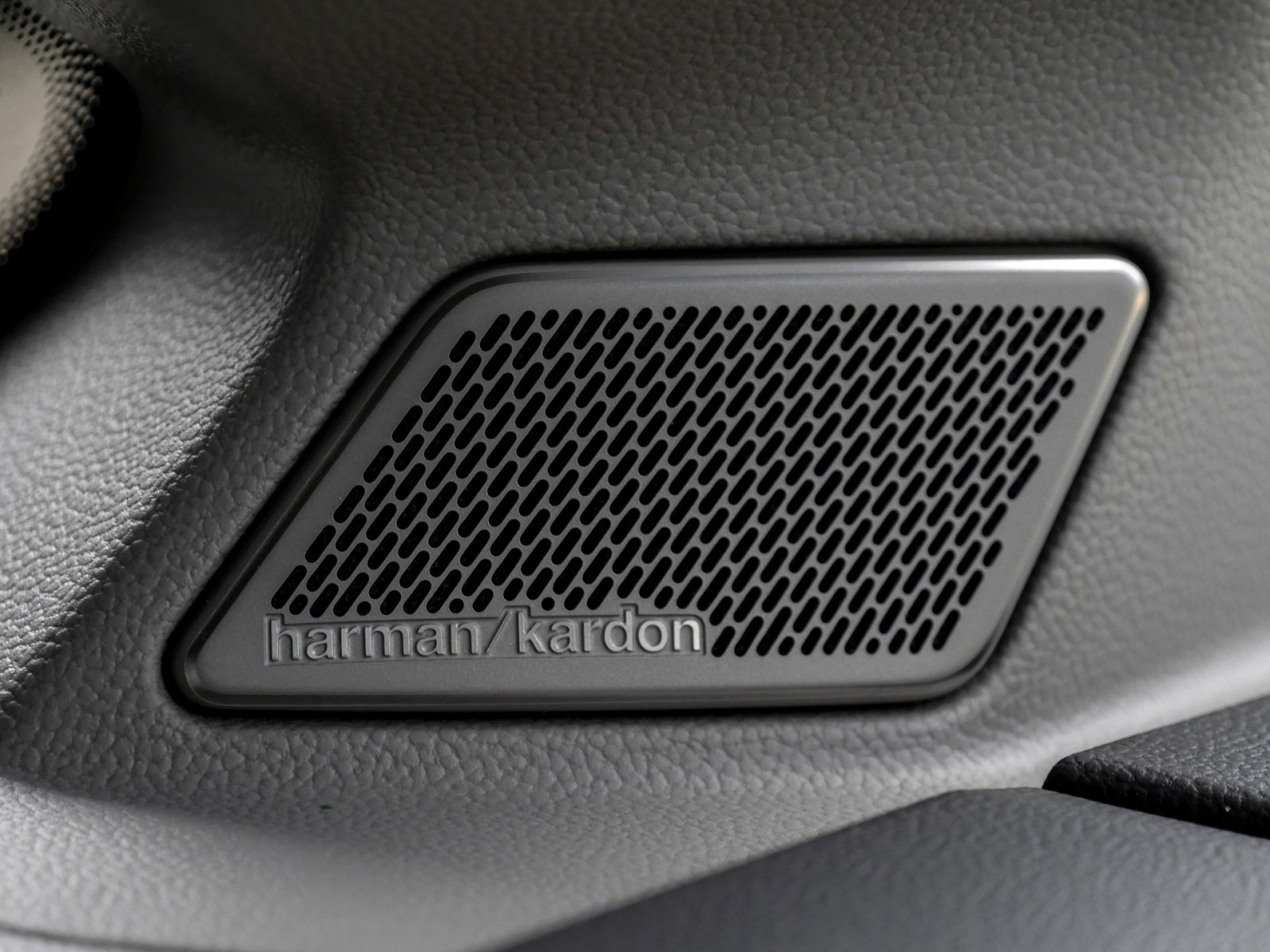 Volkswagen T7 Multivan Energetic