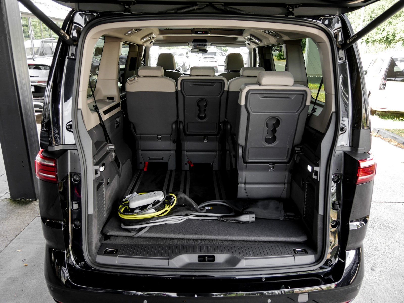 Volkswagen T7 Multivan Energetic