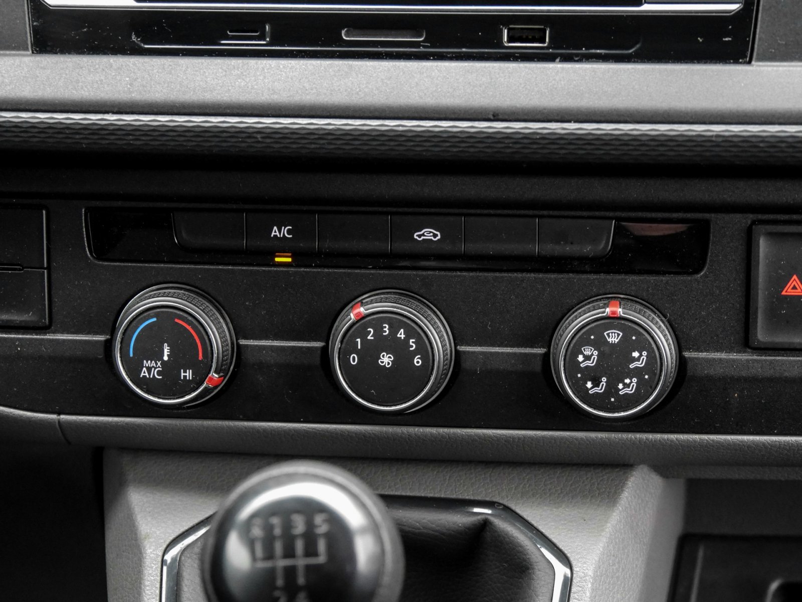 Volkswagen T6 Transporter 6.1