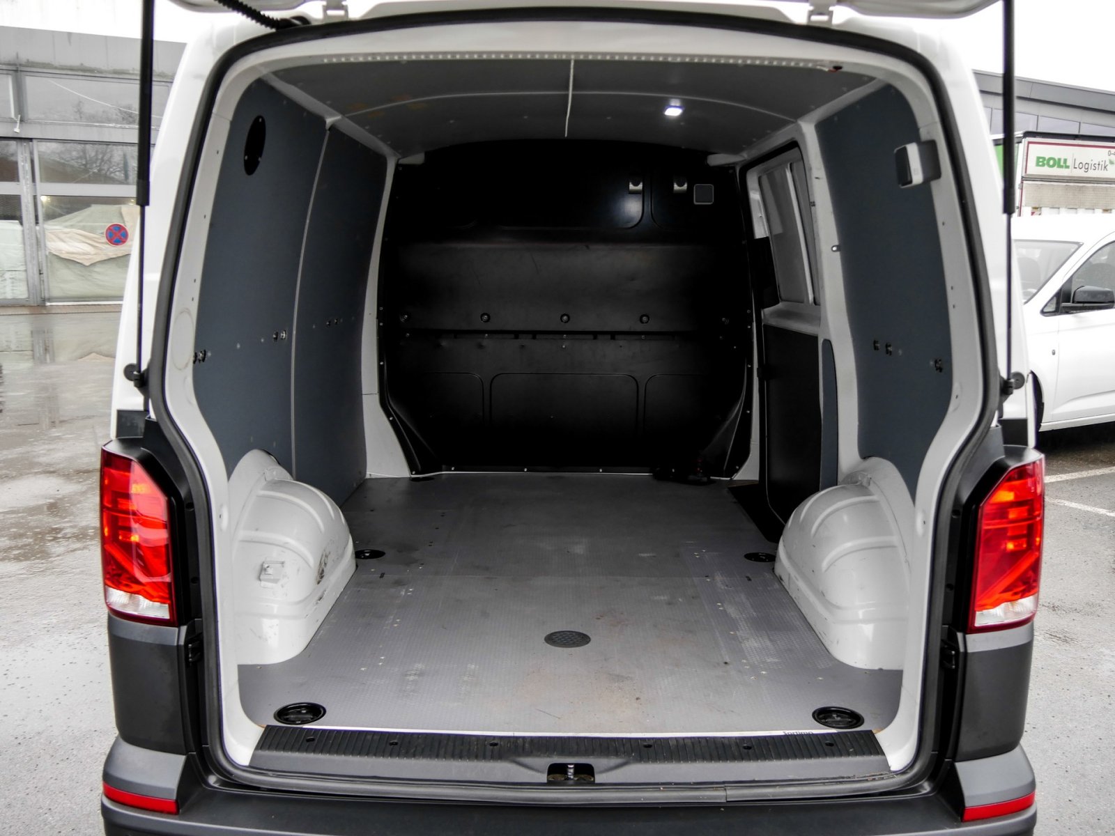 Volkswagen T6 Transporter 6.1