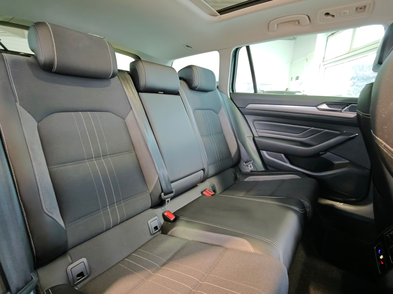 Volkswagen Passat Alltrack AHK*Pano*MatrixLED*Cam*Standhzg.