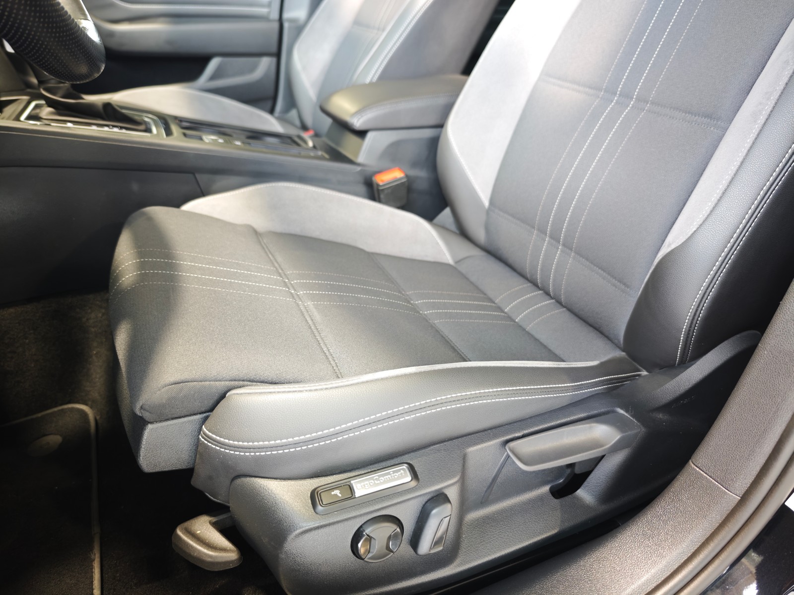 Volkswagen Passat Alltrack AHK*Pano*MatrixLED*Cam*Standhzg.
