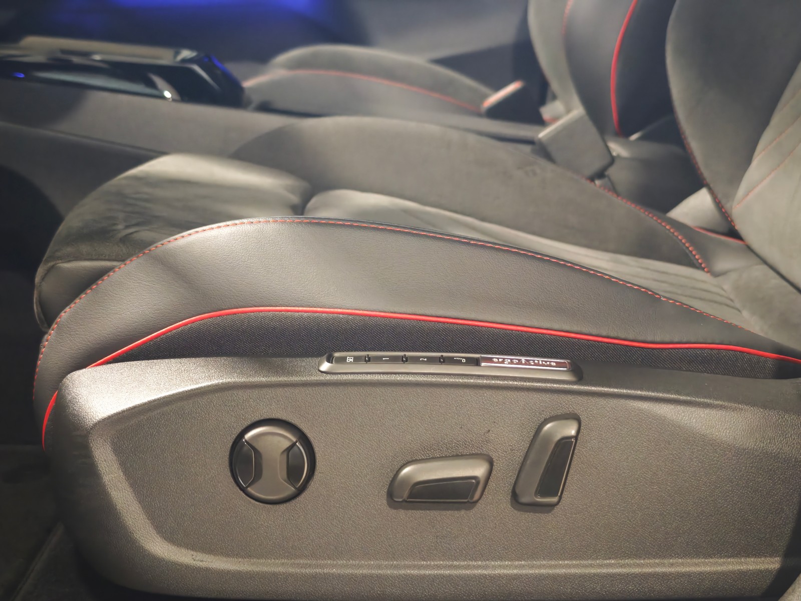 Volkswagen ID.4 GTX AHK*HuD*WäPu*5xPlusPakete*21Zoll